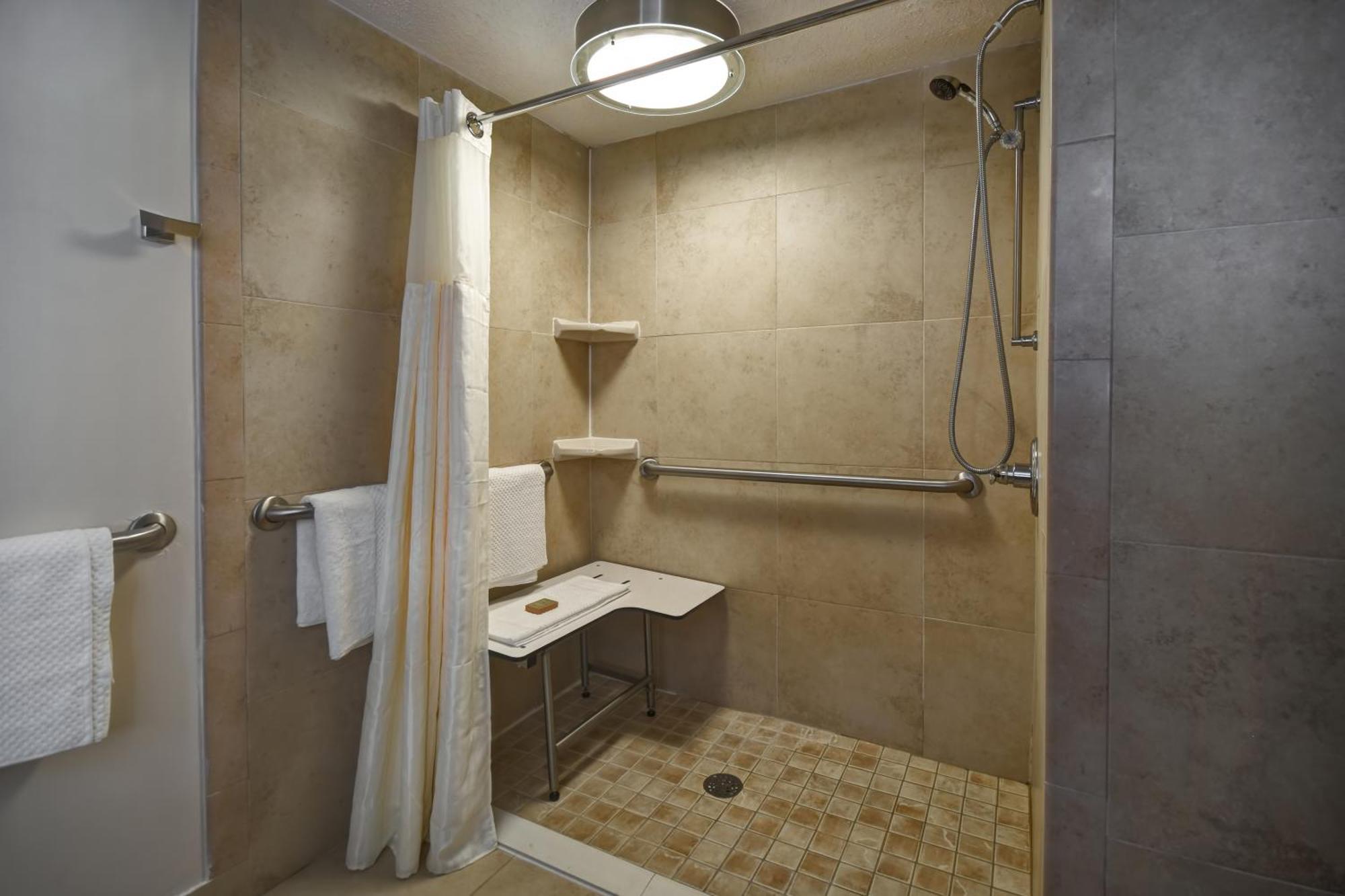 ดับเบิลทรี บาย ฮิลตัน ออกัสตา Hotel ภายนอก รูปภาพ